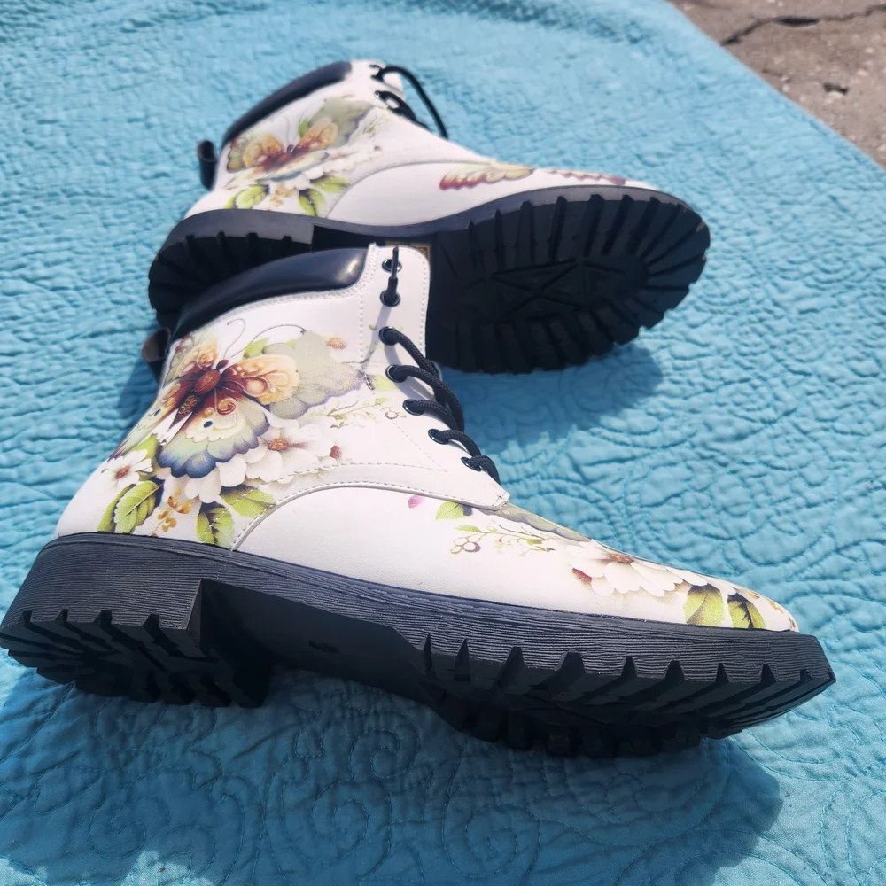 Elegant Floral Butterfly Ankle Boots - Picture 4 of 4